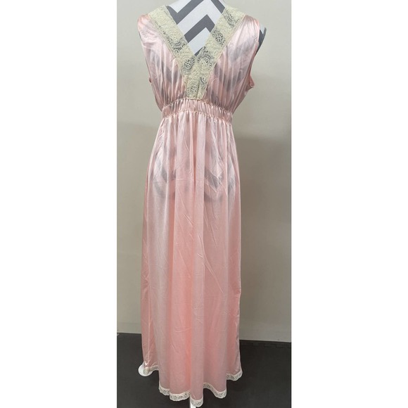 Vintage Miss Elaine Long Nylon Nightgown Peach & Lace no Size FS Bnfts Charity - Picture 3 of 10